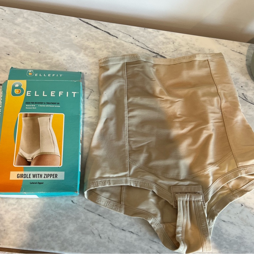 Bellefit postpartum girdle with zipper corset - Picture 3 of 7